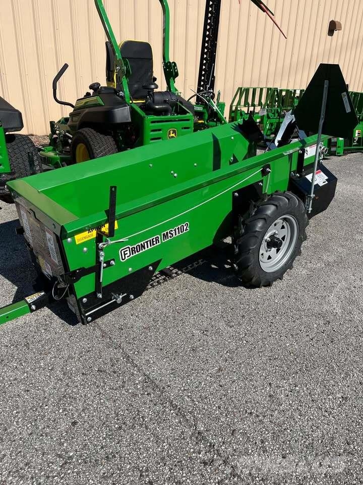 Frontier MS1102 معدات توزيع السماد العضوي