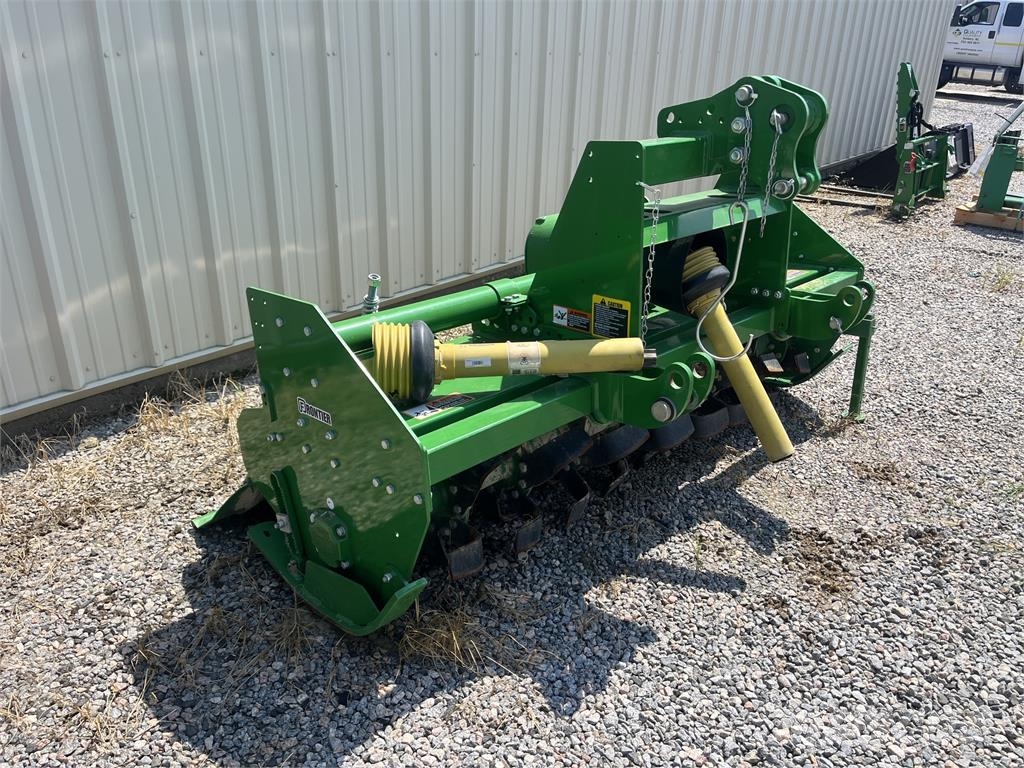 Frontier RT2383 الكاسحات وقلابات التربة ذات المحركات