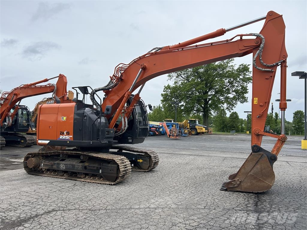 Hitachi ZX225USRK-6 Kāpurķēžu ekskavatori