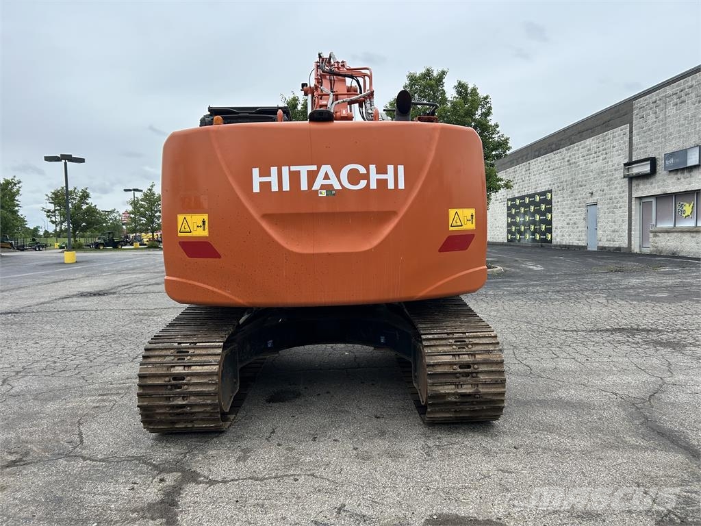 Hitachi ZX225USRK-6 Kāpurķēžu ekskavatori