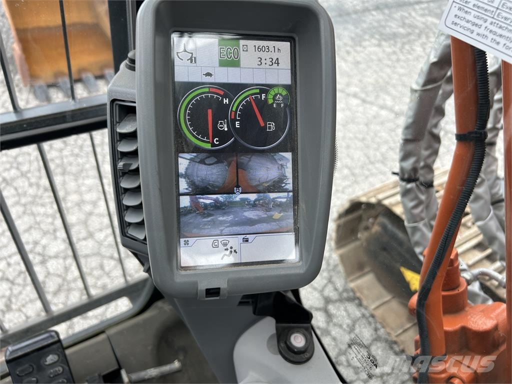 Hitachi ZX225USRK-6 Kāpurķēžu ekskavatori