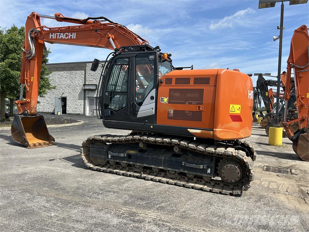 Hitachi ZX225USRK-6 Kāpurķēžu ekskavatori