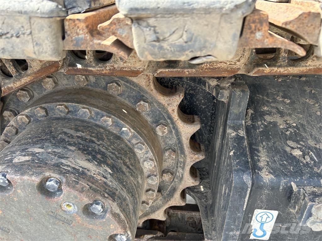 Hitachi ZX225USRK-6 Kāpurķēžu ekskavatori