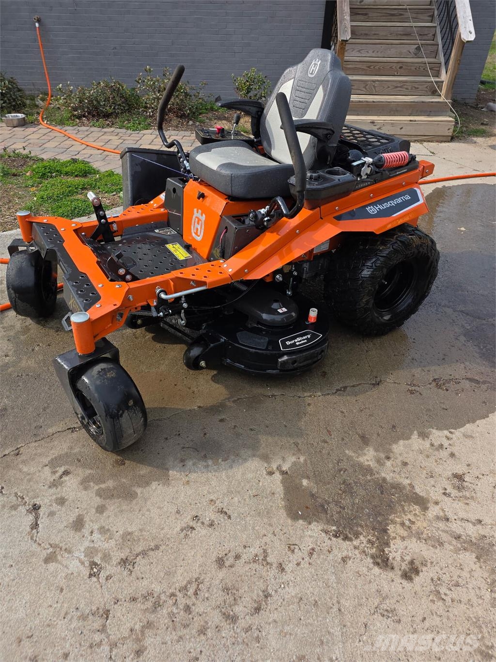 Husqvarna XCITE Z375 Riding mowers