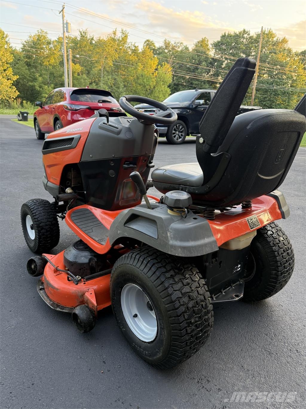Husqvarna YTH24V48 Traktorske kosilice