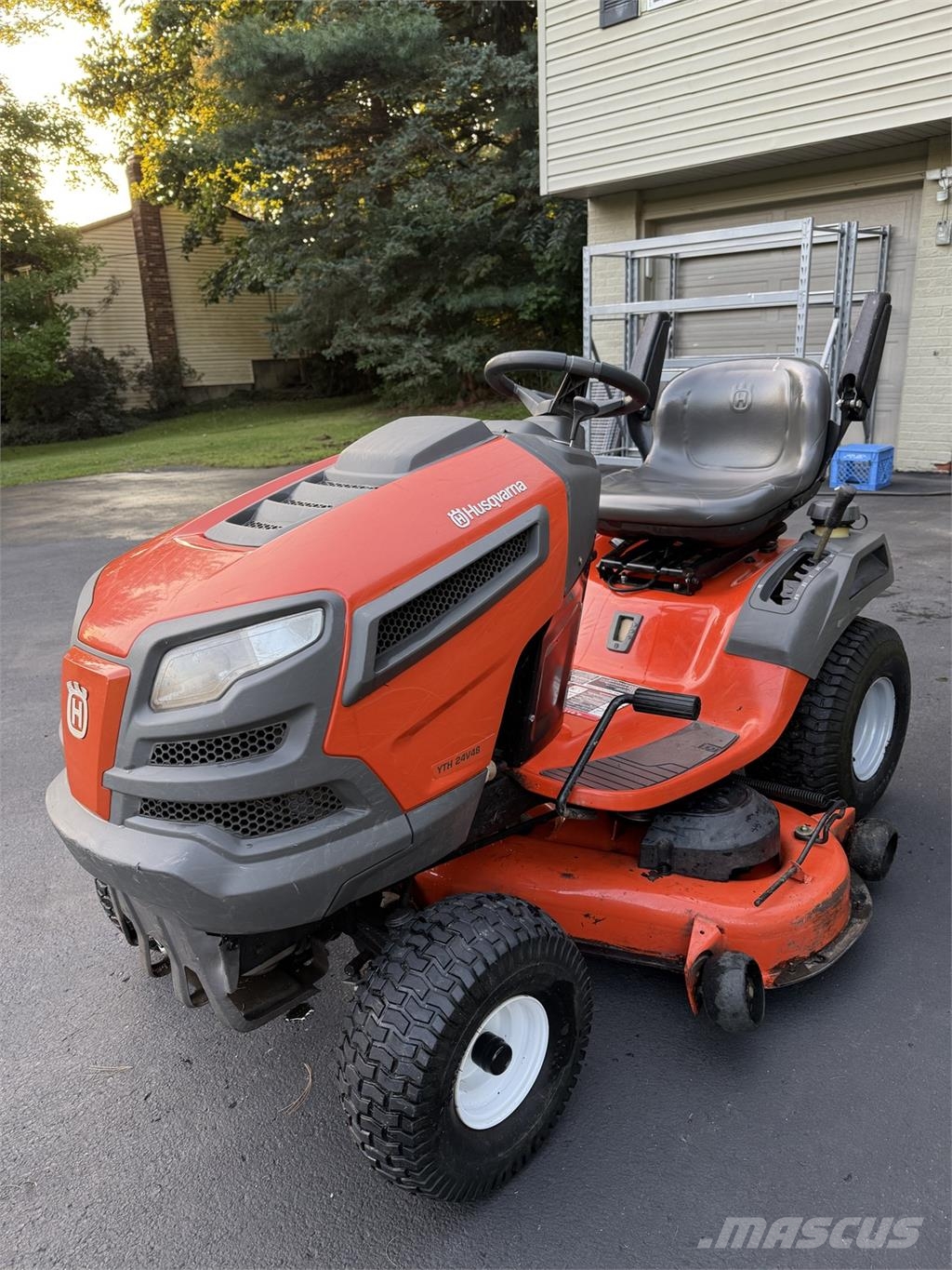 Husqvarna YTH24V48 Traktorske kosilice