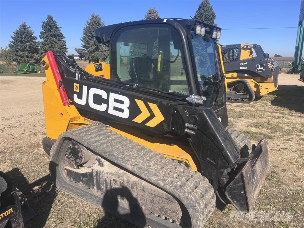 JCB 3TS-8T لوادر صغيرة
