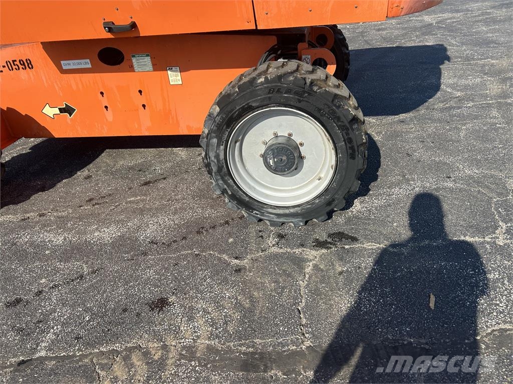 JLG 600S رافعات أخرى