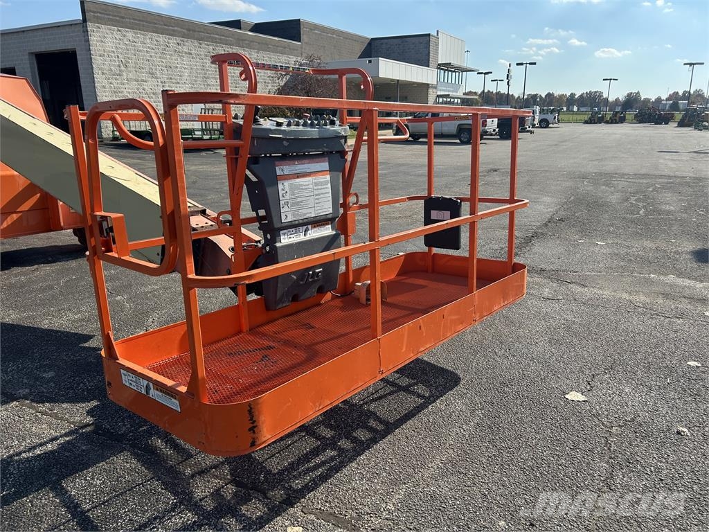 JLG 600S رافعات أخرى
