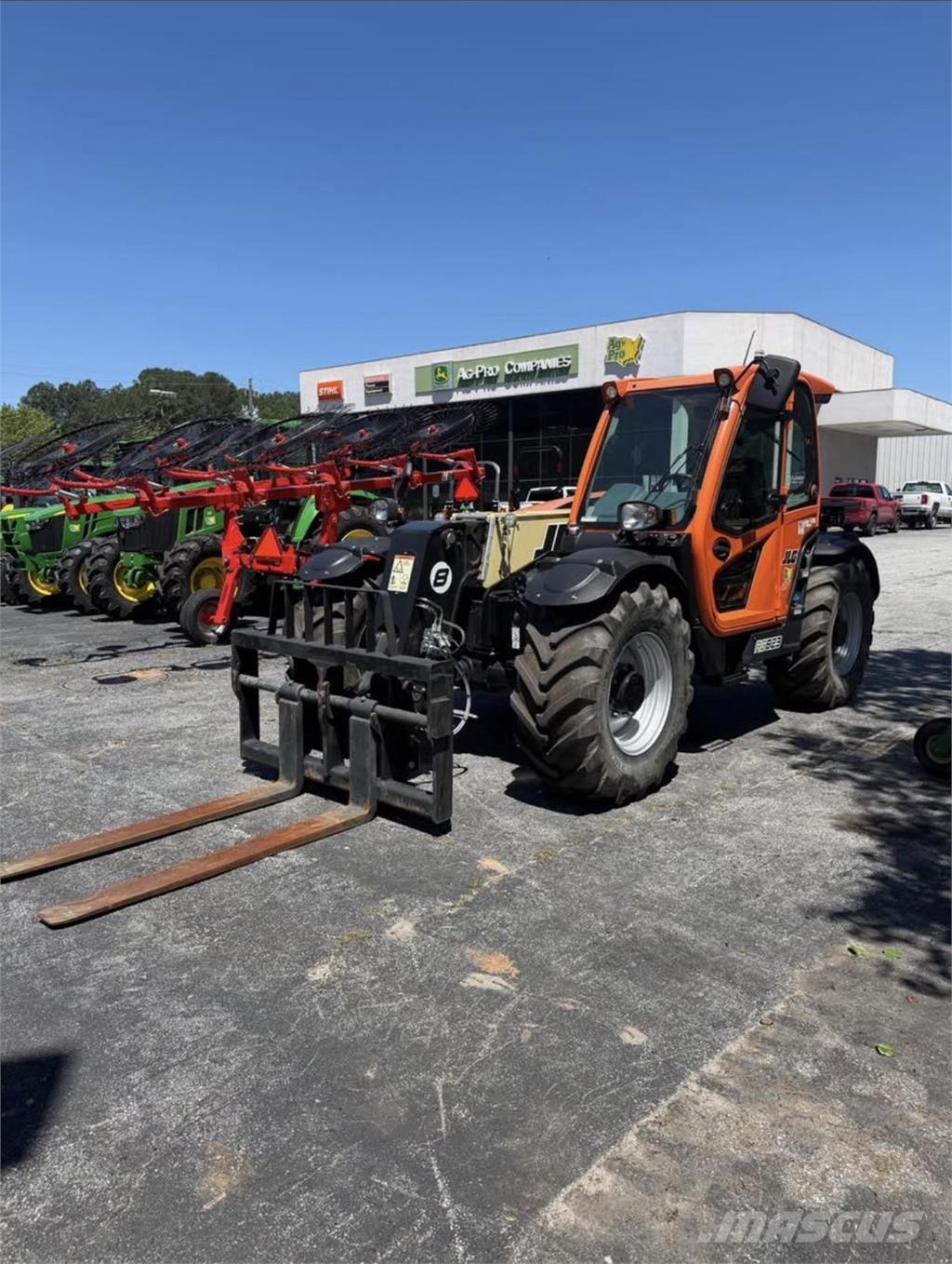JLG 823 Ładowarki rolnicze