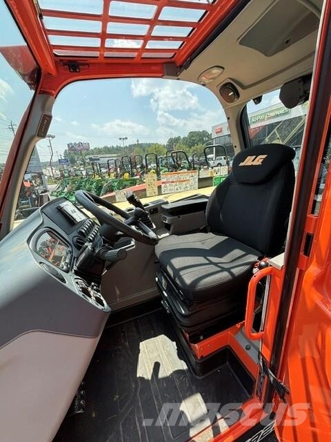 JLG AG823 テレスコーピックハンドラー