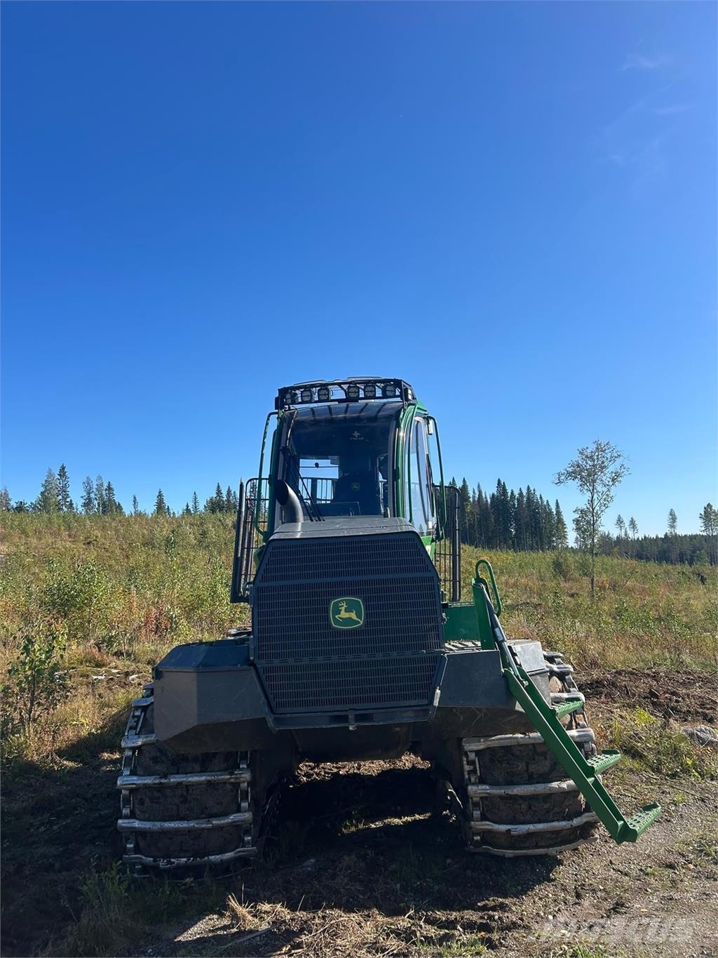 John Deere 1010G شاحنات