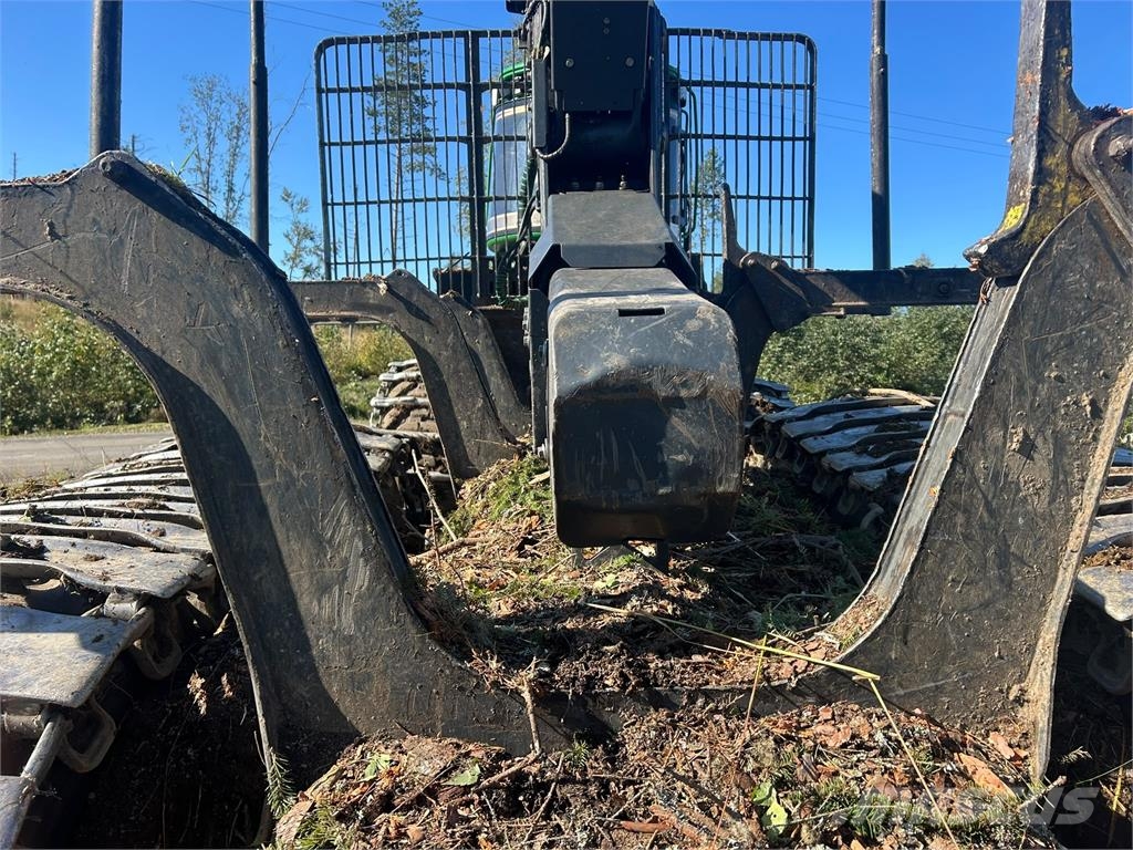 John Deere 1010G شاحنات