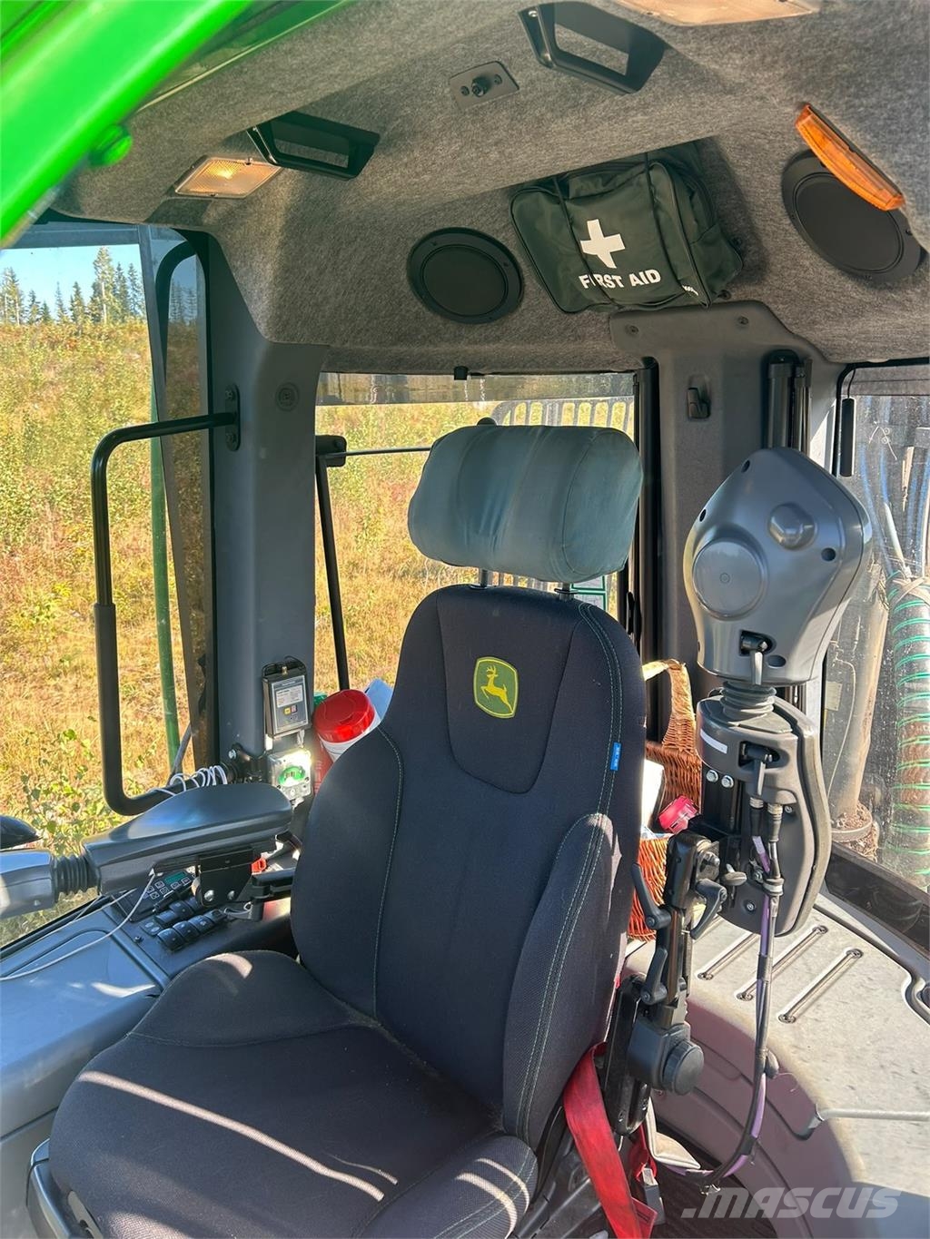 John Deere 1010G شاحنات
