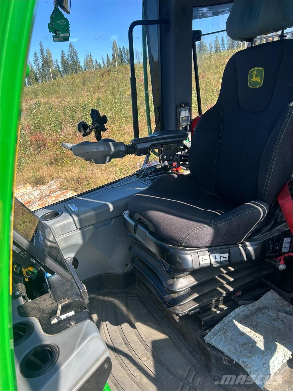 John Deere 1010G شاحنات
