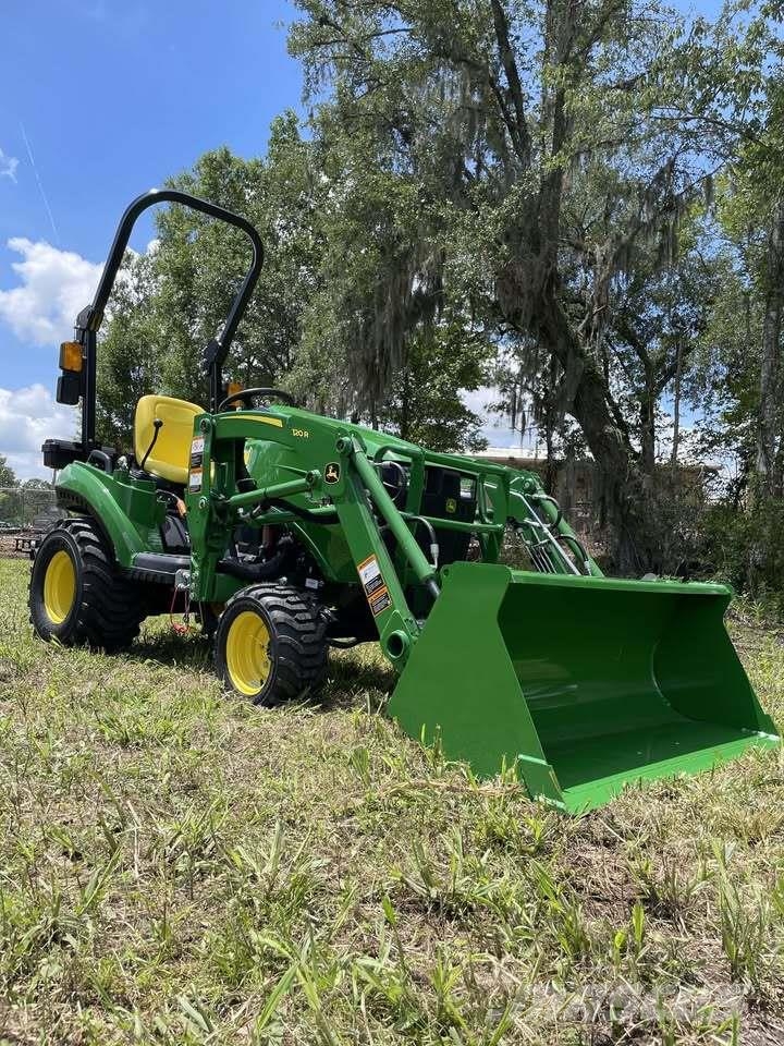 John Deere 1023E 소형 트랙터