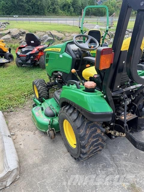 John Deere 1023E جرارات مدمجة