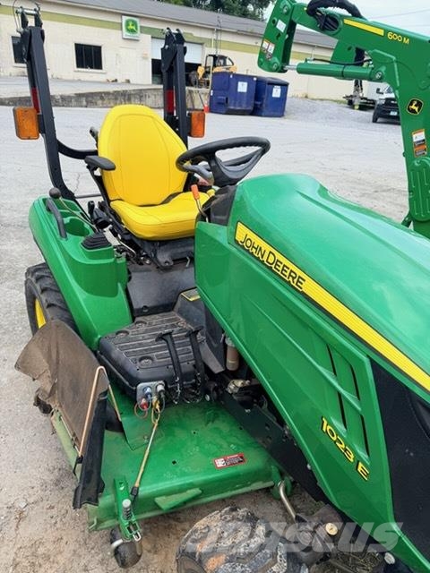 John Deere 1023E جرارات مدمجة