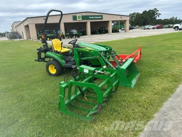 John Deere 1023E Kompaktní traktory