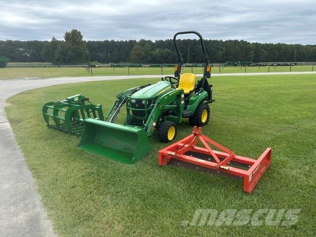 John Deere 1023E Kompaktní traktory