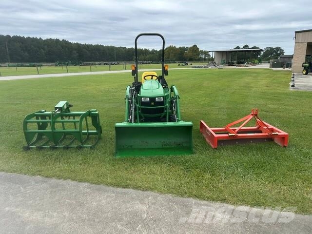 John Deere 1023E Kompaktní traktory