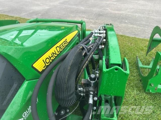John Deere 1023E Kompaktní traktory