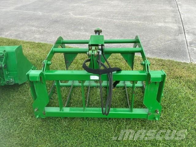 John Deere 1023E Kompaktní traktory