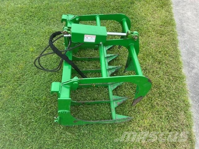 John Deere 1023E Kompaktní traktory