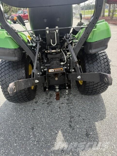 John Deere 1023E Trattori compatti