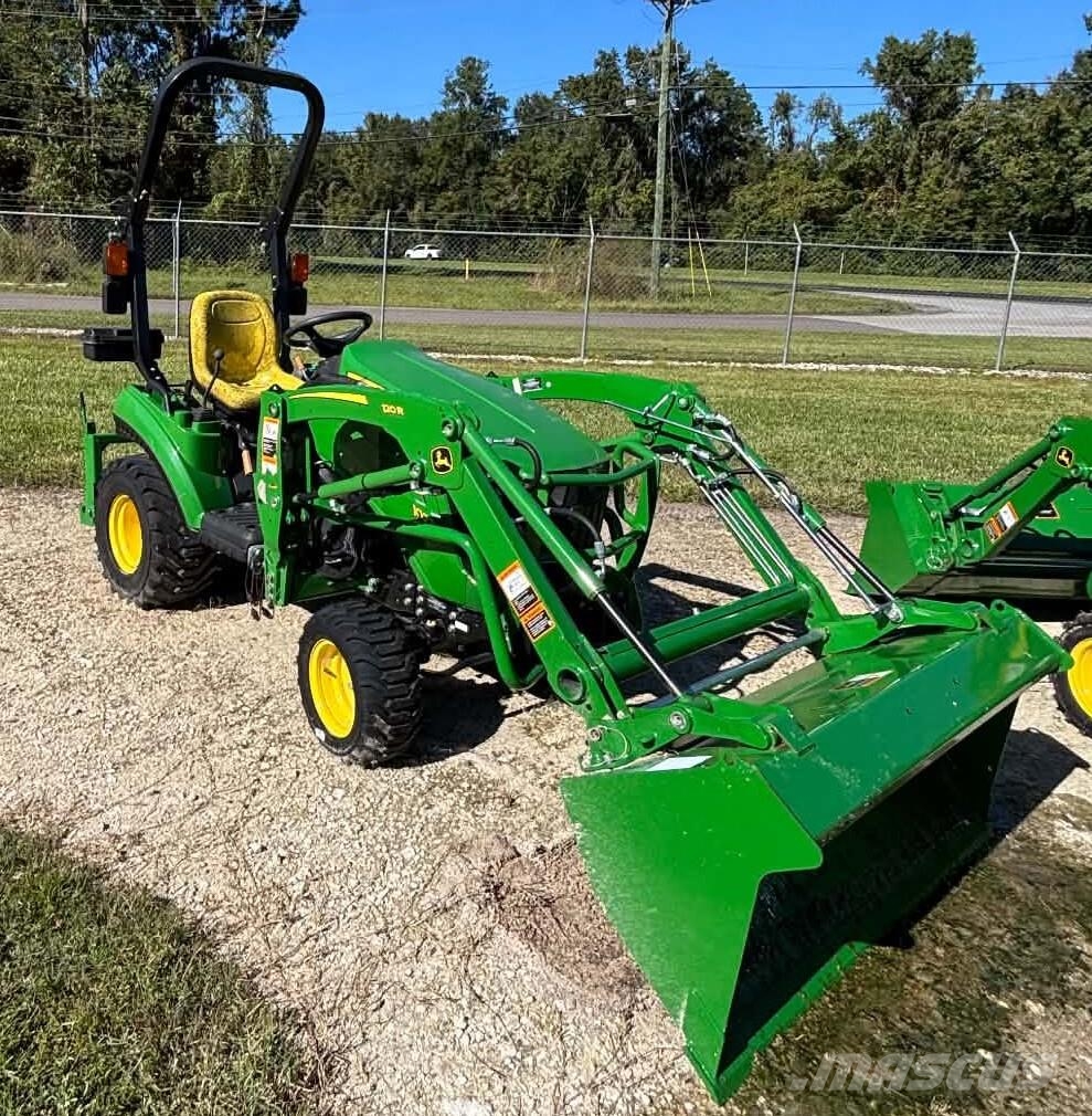 John Deere 1023E 小型曳引機