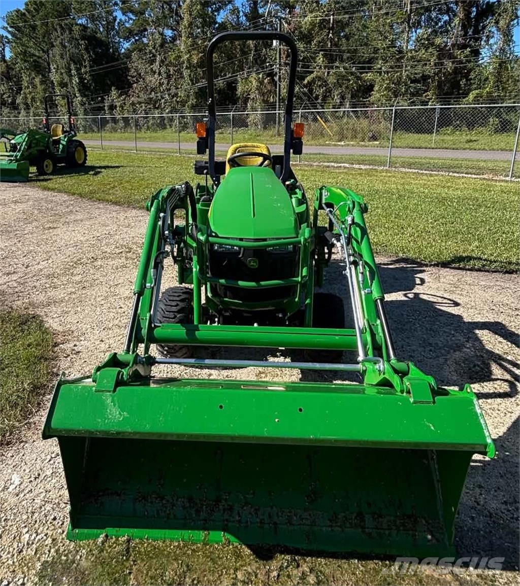 John Deere 1023E 小型曳引機