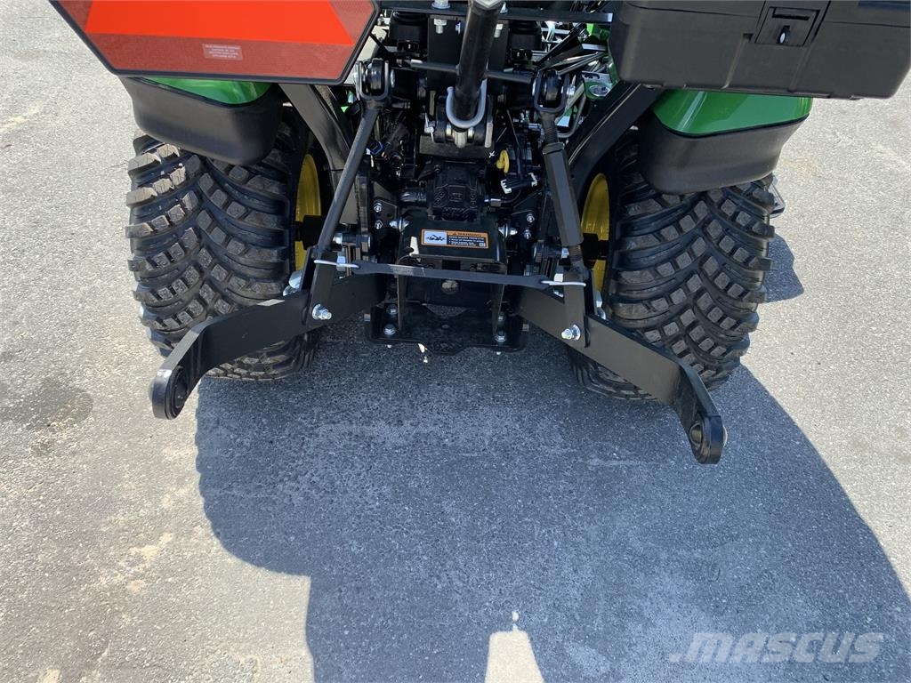 John Deere 1023E Naudoti kompaktiški traktoriai