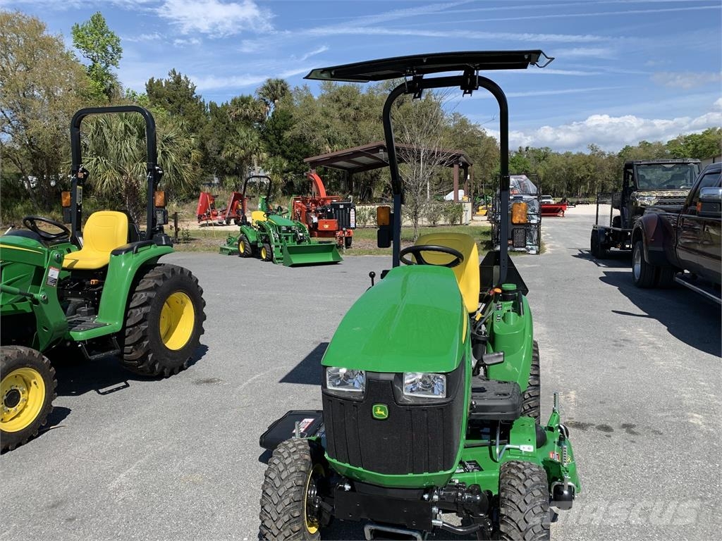 John Deere 1023E Naudoti kompaktiški traktoriai