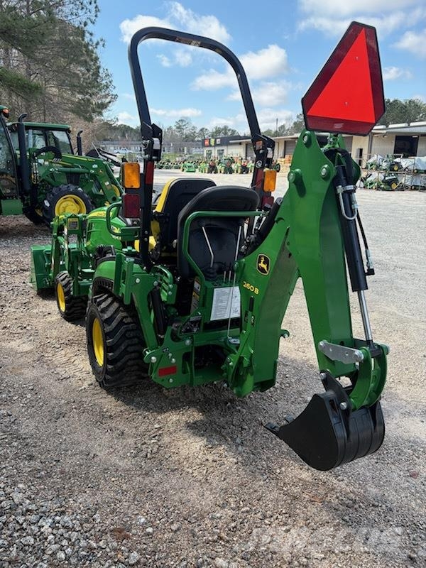 John Deere 1025R جرارات مدمجة