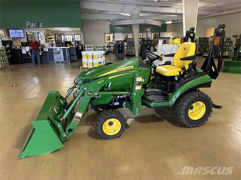 John Deere 1025R 소형 트랙터