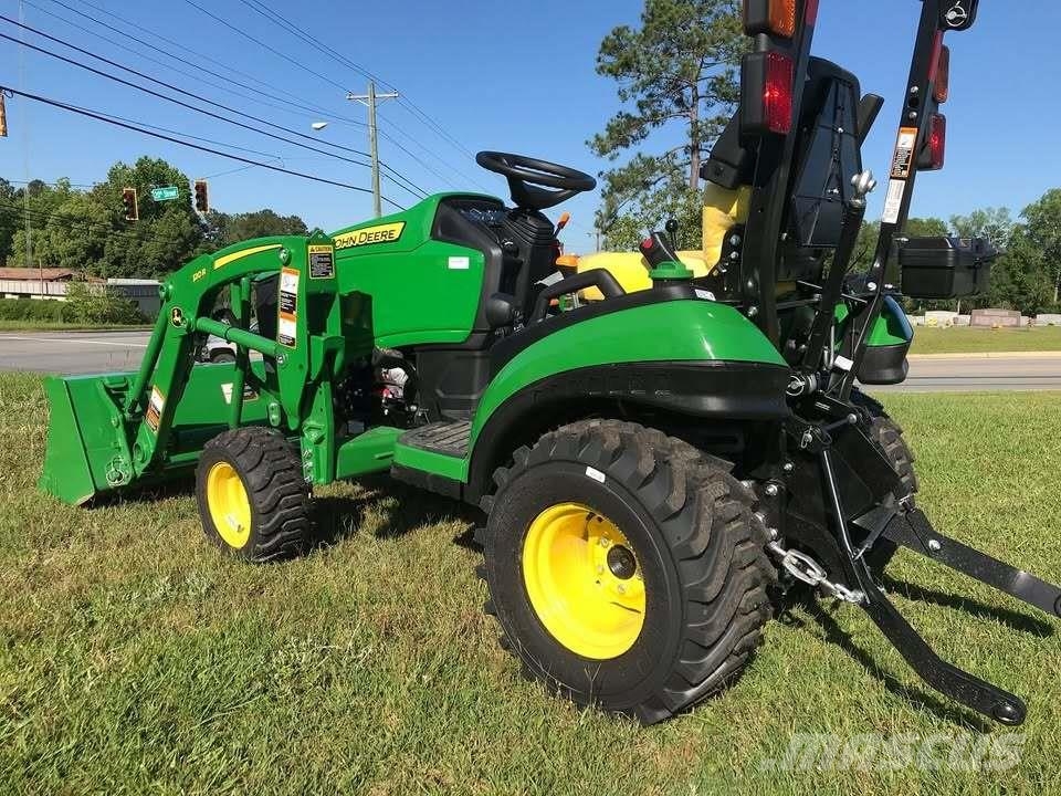 John Deere 1025R 소형 트랙터