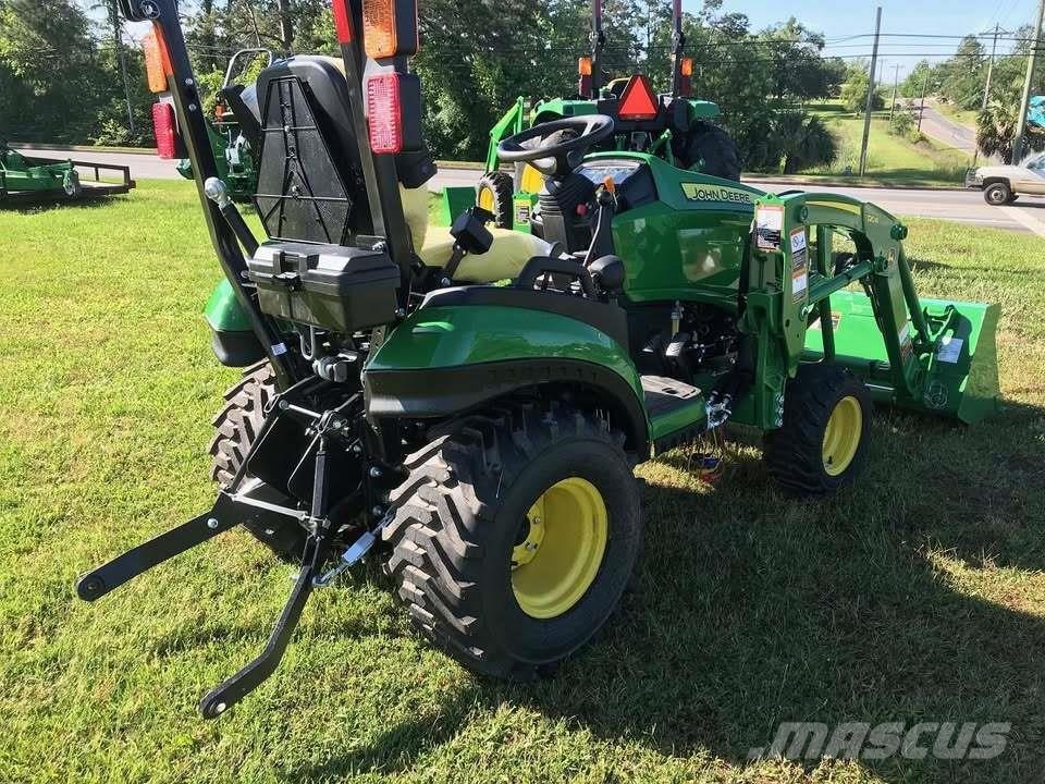 John Deere 1025R 소형 트랙터
