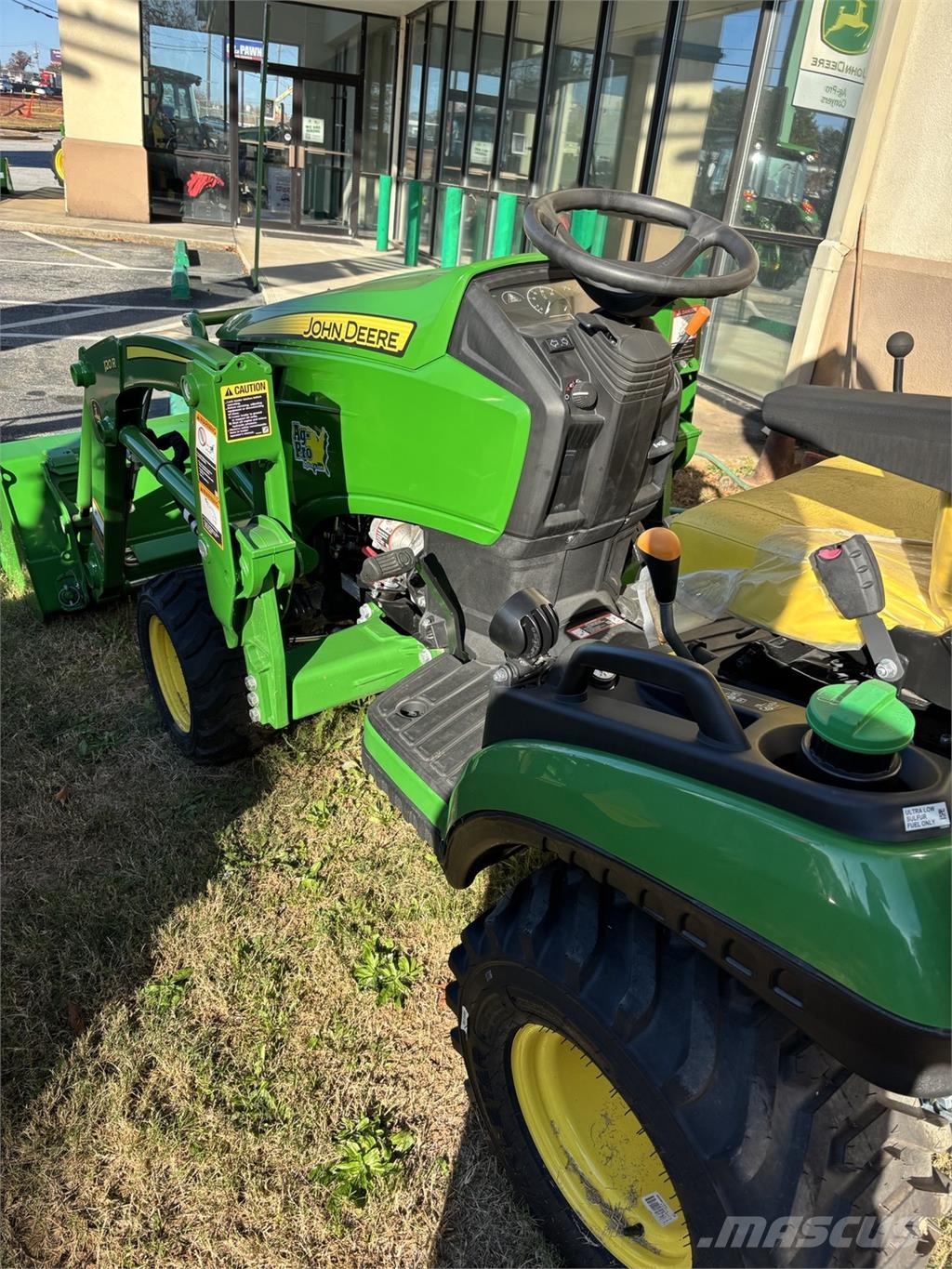 John Deere 1025R جرارات مدمجة