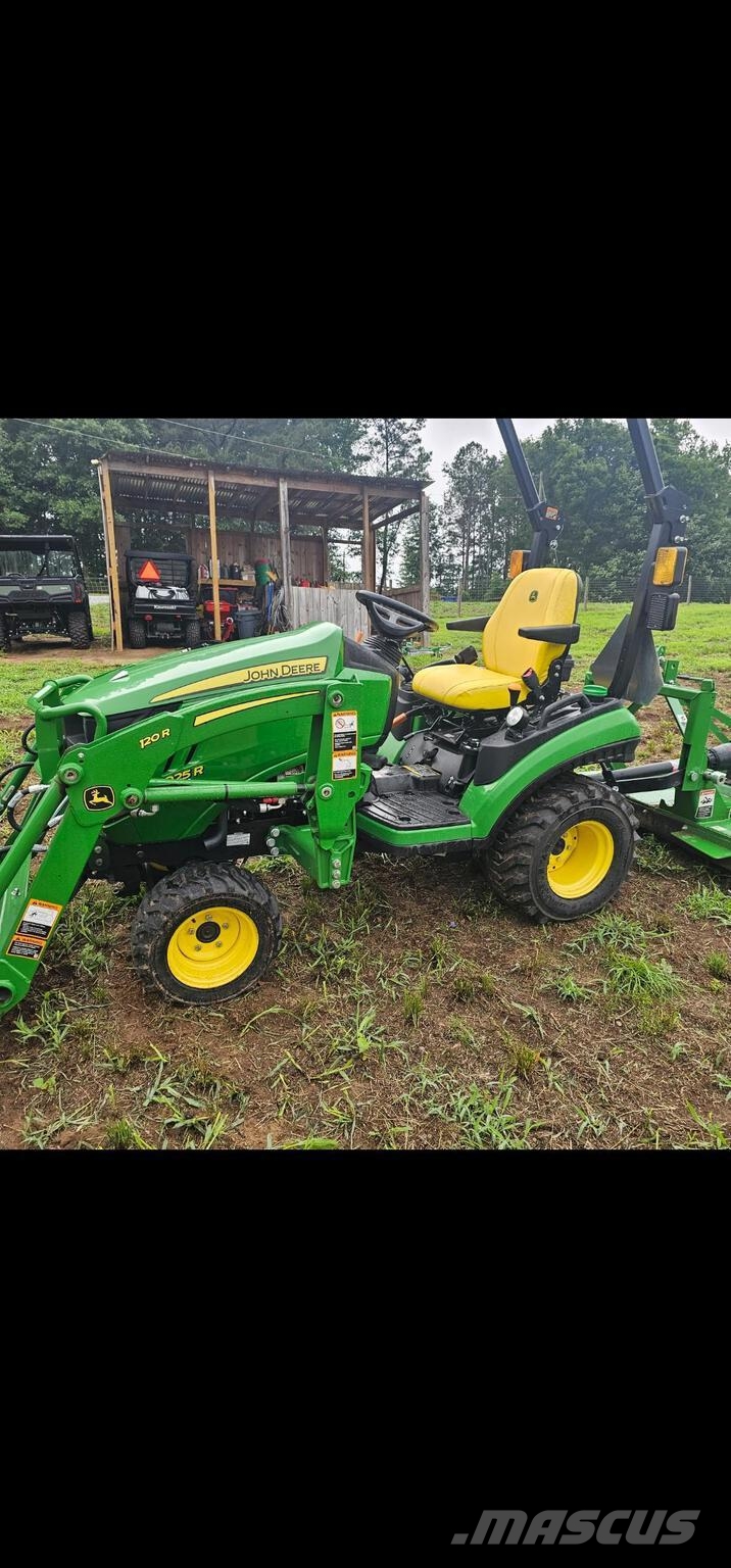 John Deere 1025R جرارات مدمجة