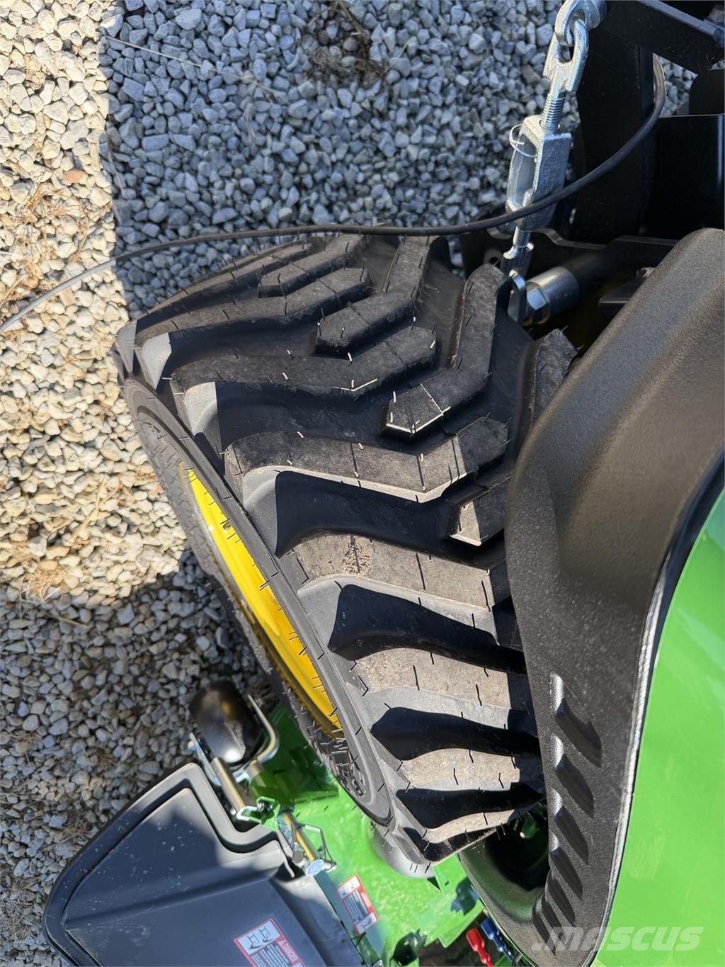 John Deere 1025R 소형 트랙터