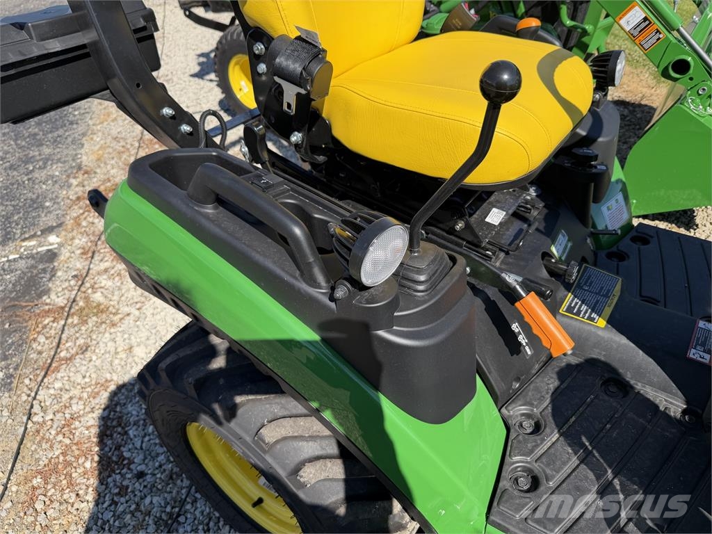 John Deere 1025R 소형 트랙터
