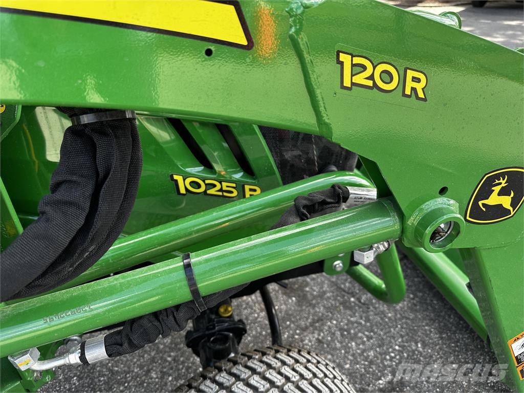 John Deere 1025R 소형 트랙터