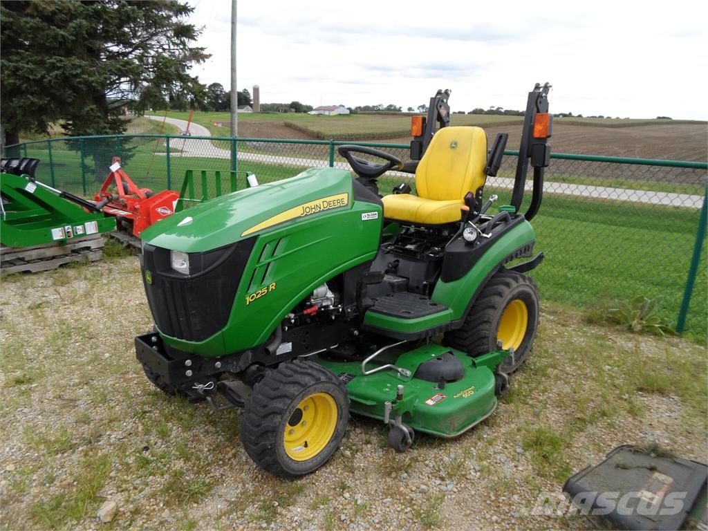 John Deere 1025R Manjši traktorji