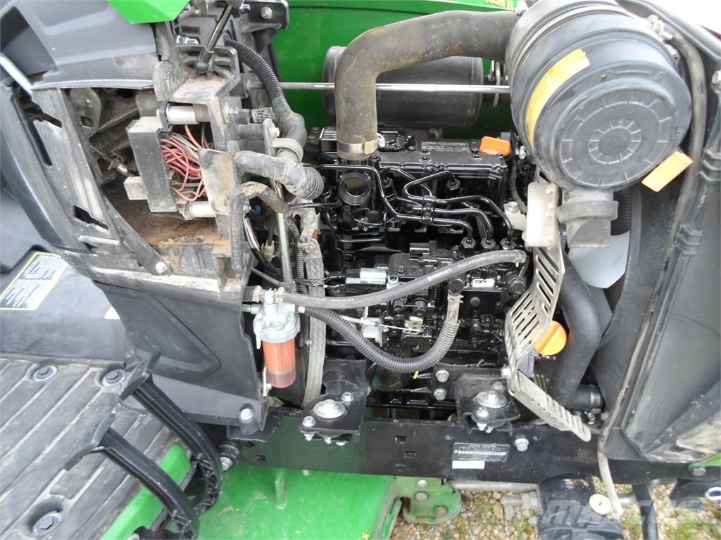 John Deere 1025R Manjši traktorji