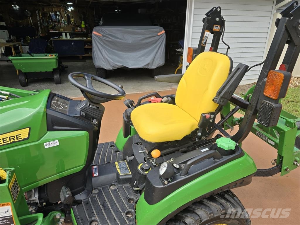 John Deere 1025R Compact tractors