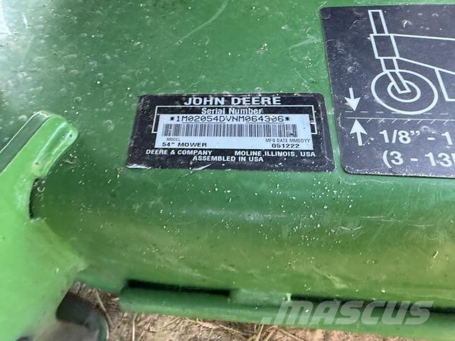 John Deere 1025R جرارات مدمجة