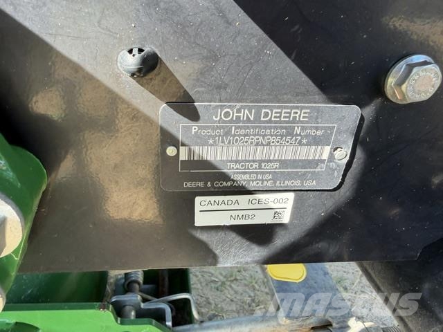 John Deere 1025R جرارات مدمجة