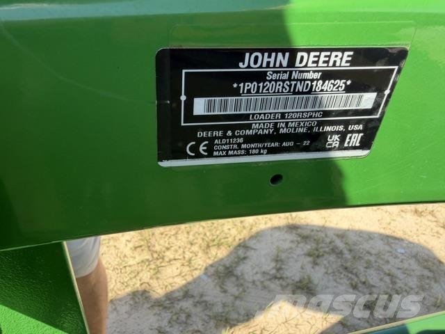 John Deere 1025R جرارات مدمجة