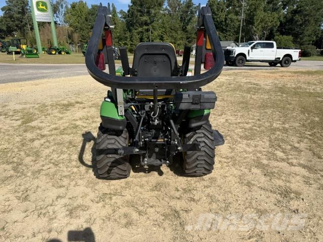 John Deere 1025R جرارات مدمجة