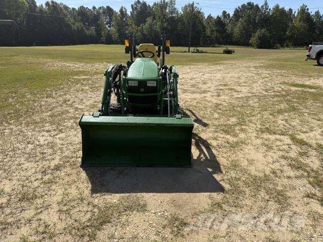 John Deere 1025R جرارات مدمجة
